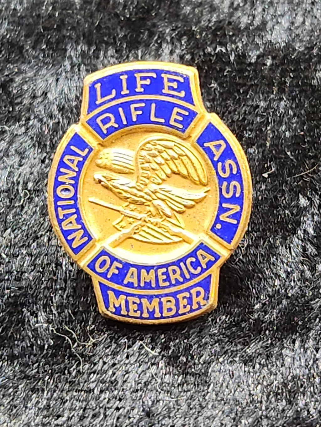 National Rifle Assn Life Member Lapel Pin Blue Gold Tone Enamel Eagle Badge