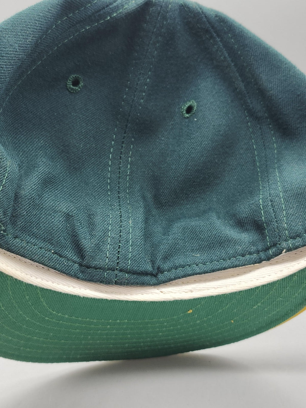 Vintage Oakland Athletics Hat Cap Fitted Mens 6 7/8 MLB Baseball New Era Green