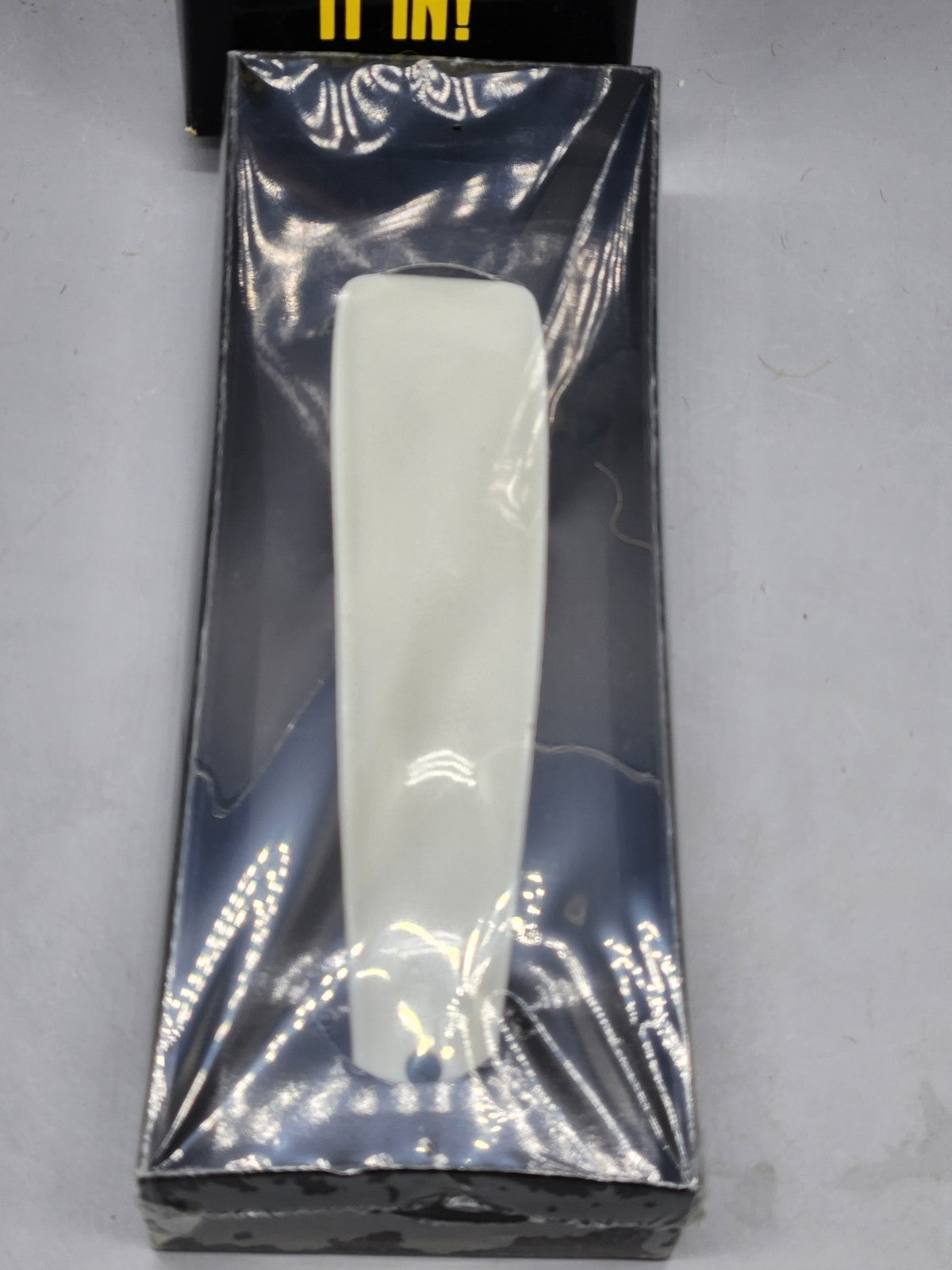 Vintage 1988 Spencer Gifts Novelty Shoehorn “For The Man Who Can’t Get It...