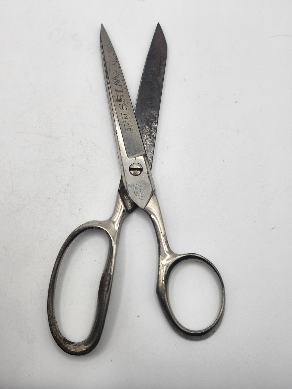 Vintage Wiss SteelForged Inlaid Sewing Scissors No 136 1/2 Silver USA Shears