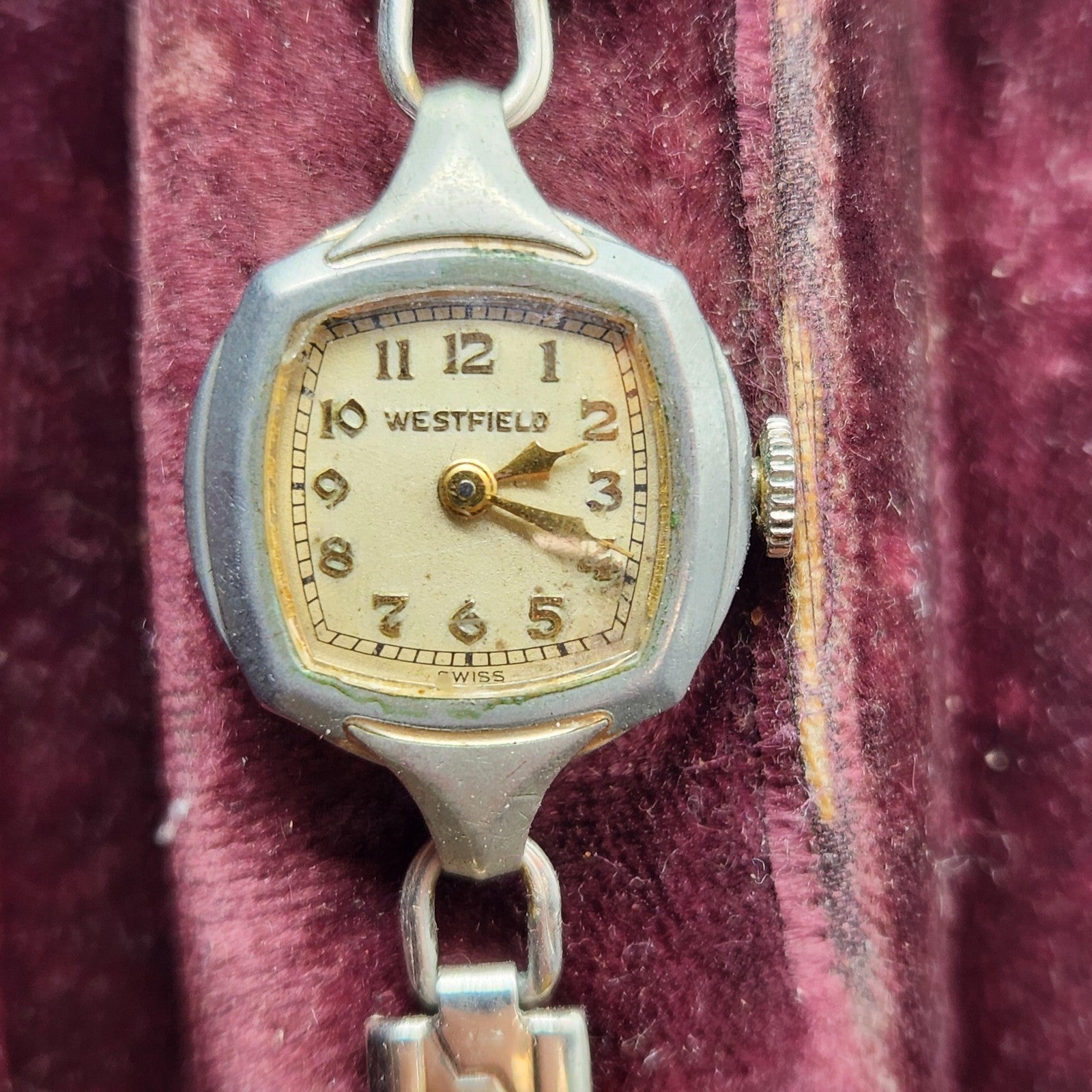 Vintage Westfield Womens Watch Silver Tone Champagne Dial Bracelet Swiss Box
