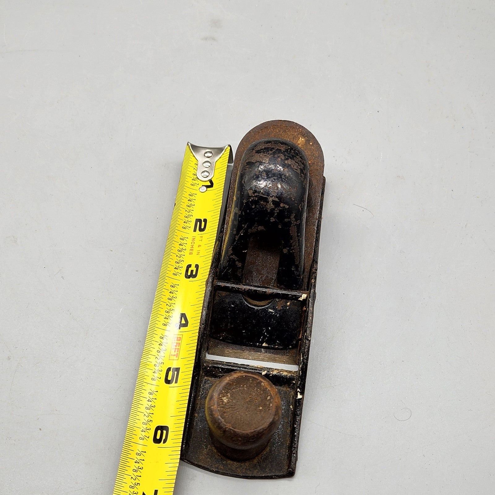 Vintage Woodworking Hand Plane – Cast Metal w/ Wooden Handle