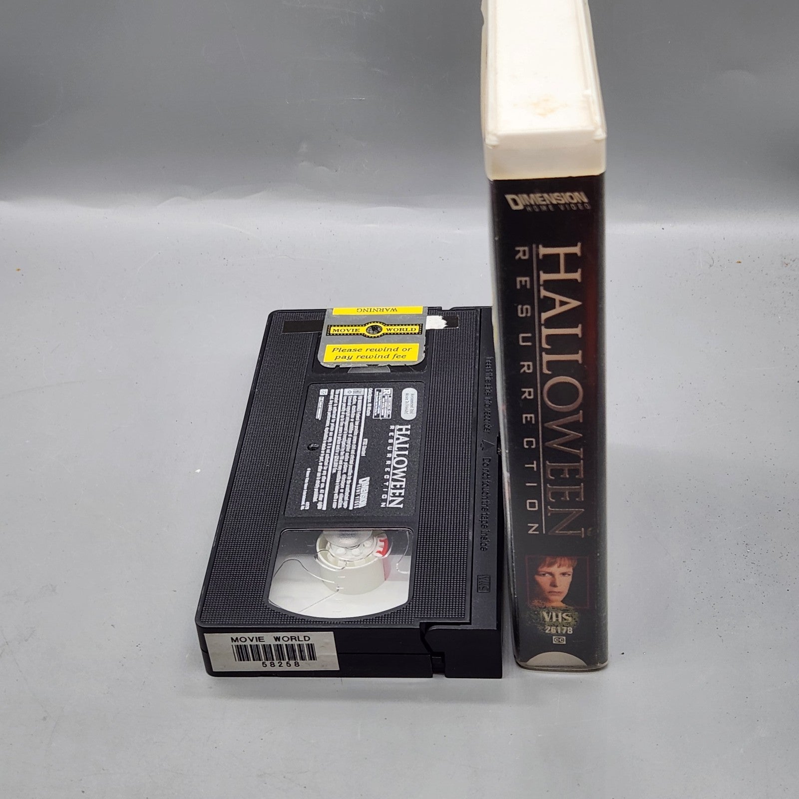 Halloween Resurrection VHS 🎬 Retro Horror Classic – Video Store Era Tape