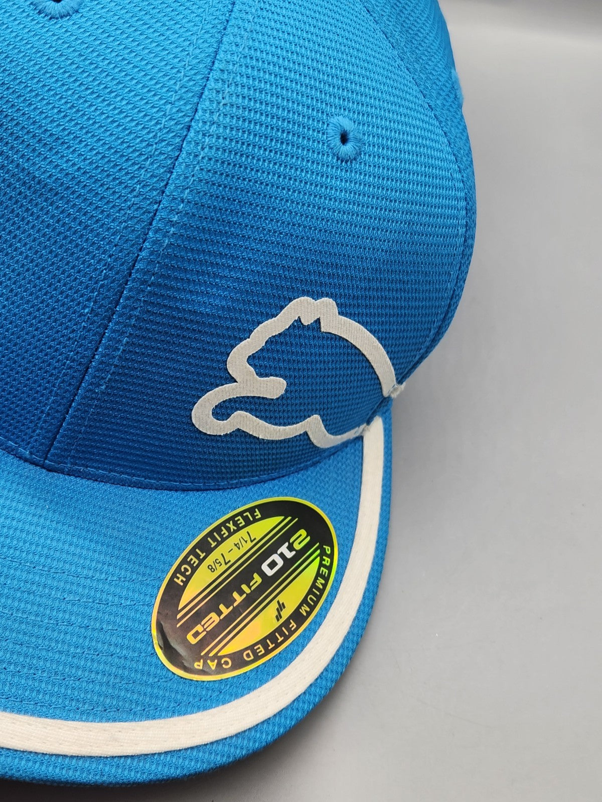 Puma 210 Fitted Blue Performance Golf Hat Cap L/XL White Trim FlexFit