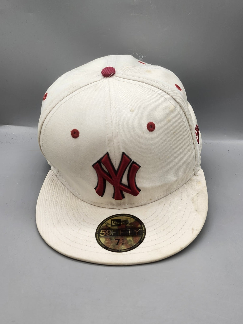 New Era 59FIFTY New York Yankees Fitted Hat White Red Size 7 5/8 MLB