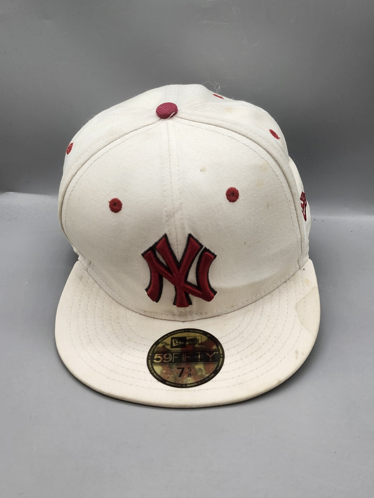 New Era 59FIFTY New York Yankees Fitted Hat White Red Size 7 5/8 MLB