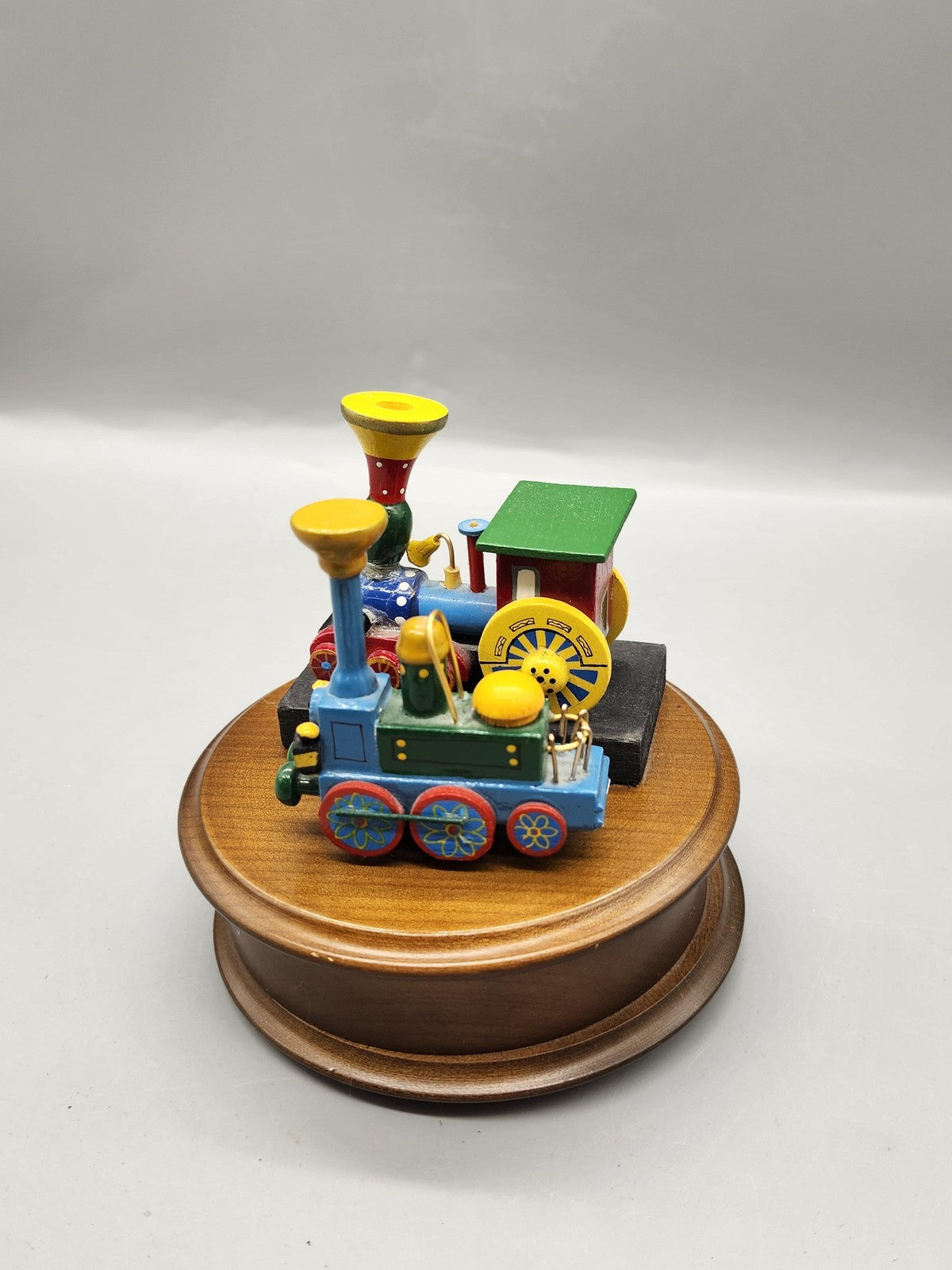 Vintage Reuge Edelweiss Music Box Train Figurines Multicolor Switzerland Decor