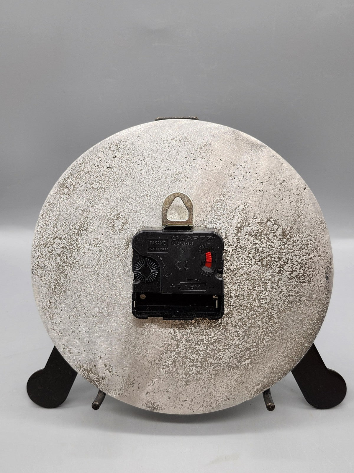 Takane Hebrew Desk Clock Round Silver Metal Quartz Judaica Tabletop Modern Decor