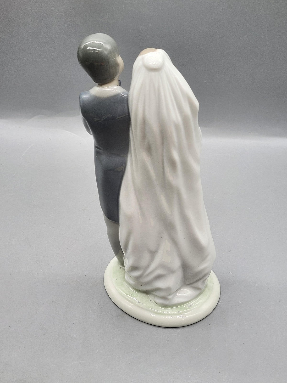 Vintage NAO By Lladro Wedding Bride Groom Figurine Medium White Porcelain Decor