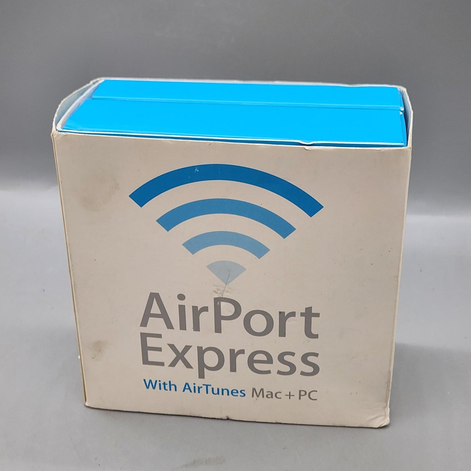 Apple AirPort Express Base Station Router 54 Mbps White Wi-Fi AirTunes Mac PC