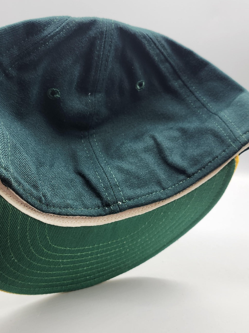 Vintage Oakland Athletics Hat Cap Fitted Mens 7 1/4 Green MLB Baseball New Era