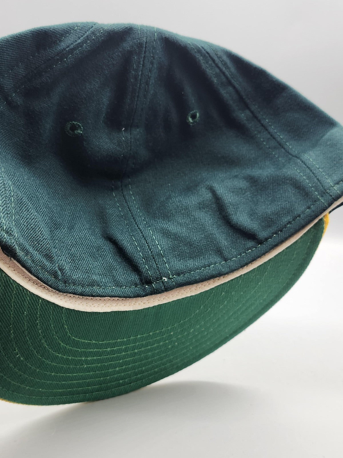 Vintage Oakland Athletics Hat Cap Fitted Mens 7 1/4 Green MLB Baseball New Era