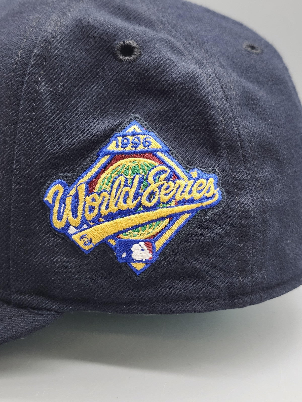 Vintage New York Yankees Hat Cap Fitted Mens 6 7/8 Blue MLB World Series New Era