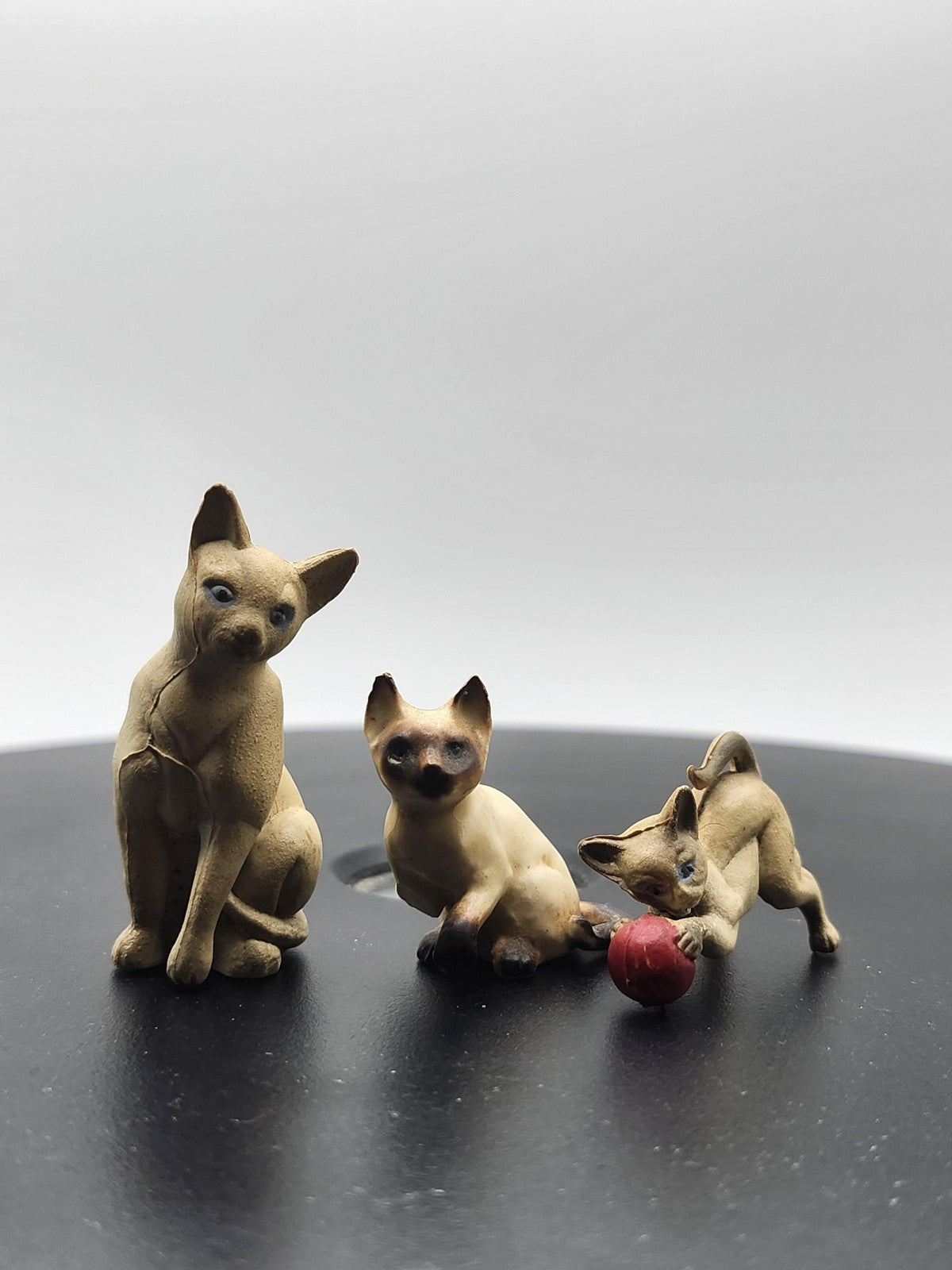 Vintage Siamese Cat Figurines Lot 3 Small Resin Kitten Miniatures Tan Red Decor