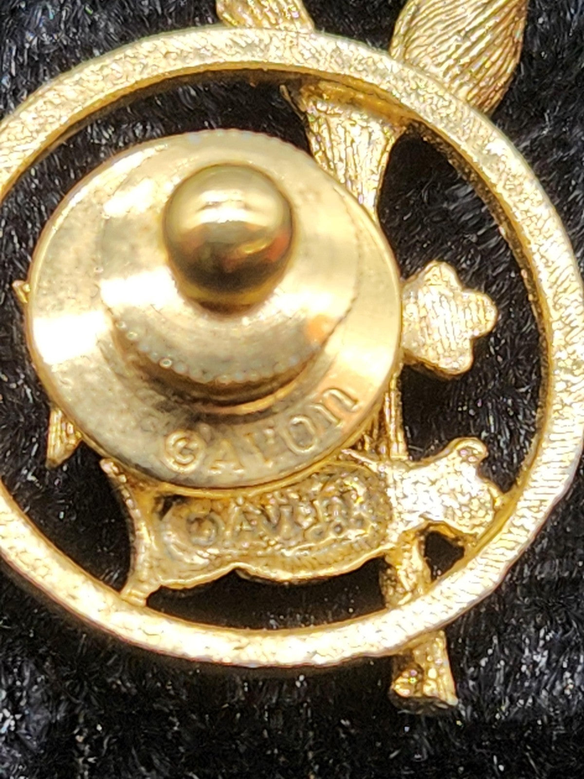 Avon Owl Pin Gold Tone Double Bird Branch Circle Lapel Jewelry 1.5 Inch Gift
