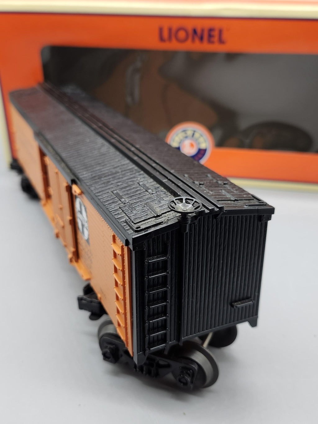 Lionel O Gauge Santa Fe Wood-Sided Reefer Refrigerator Car 6-26169 Orange ATSF