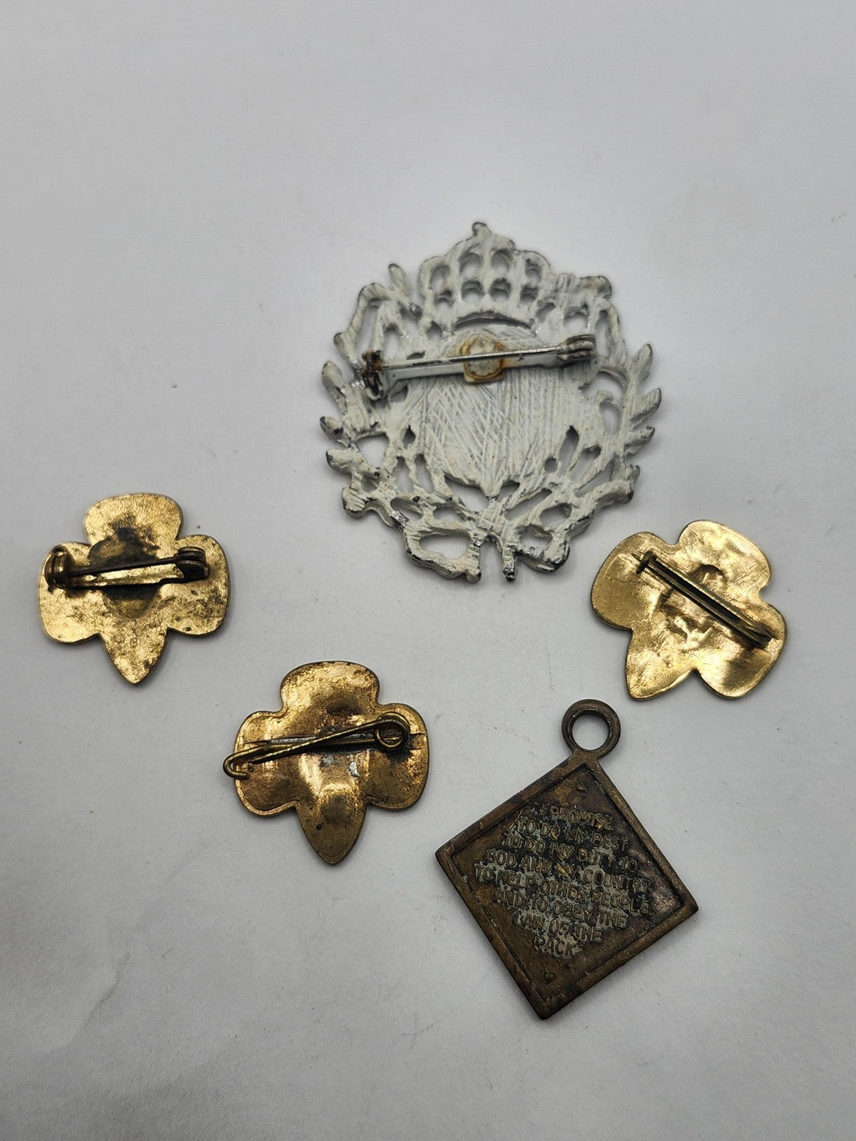 Vintage Girl Scout GS Trefoil Pins Cub Scouts Wolf Medal Lot 5 Brass Gold Tone