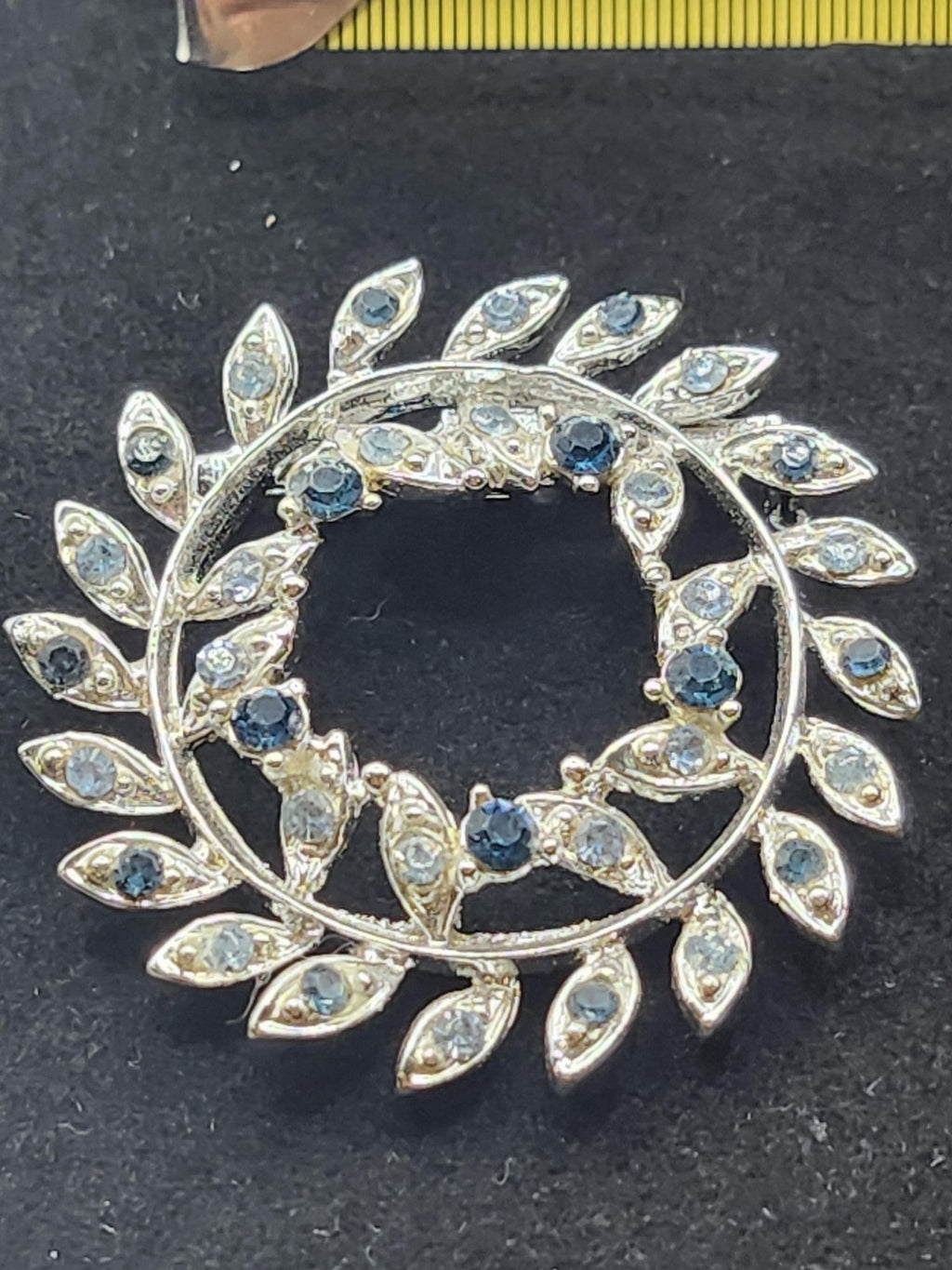 Blue Rhinestone Leaf Wreath Brooch Pin Silver Tone Nature Costume Jewelry Gift