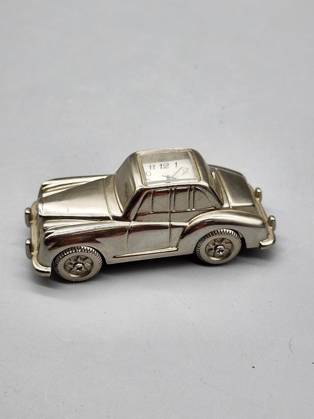 Silver Tone Car Shape Quartz Desk Clock Small Metal Auto Novelty Figurine Decor