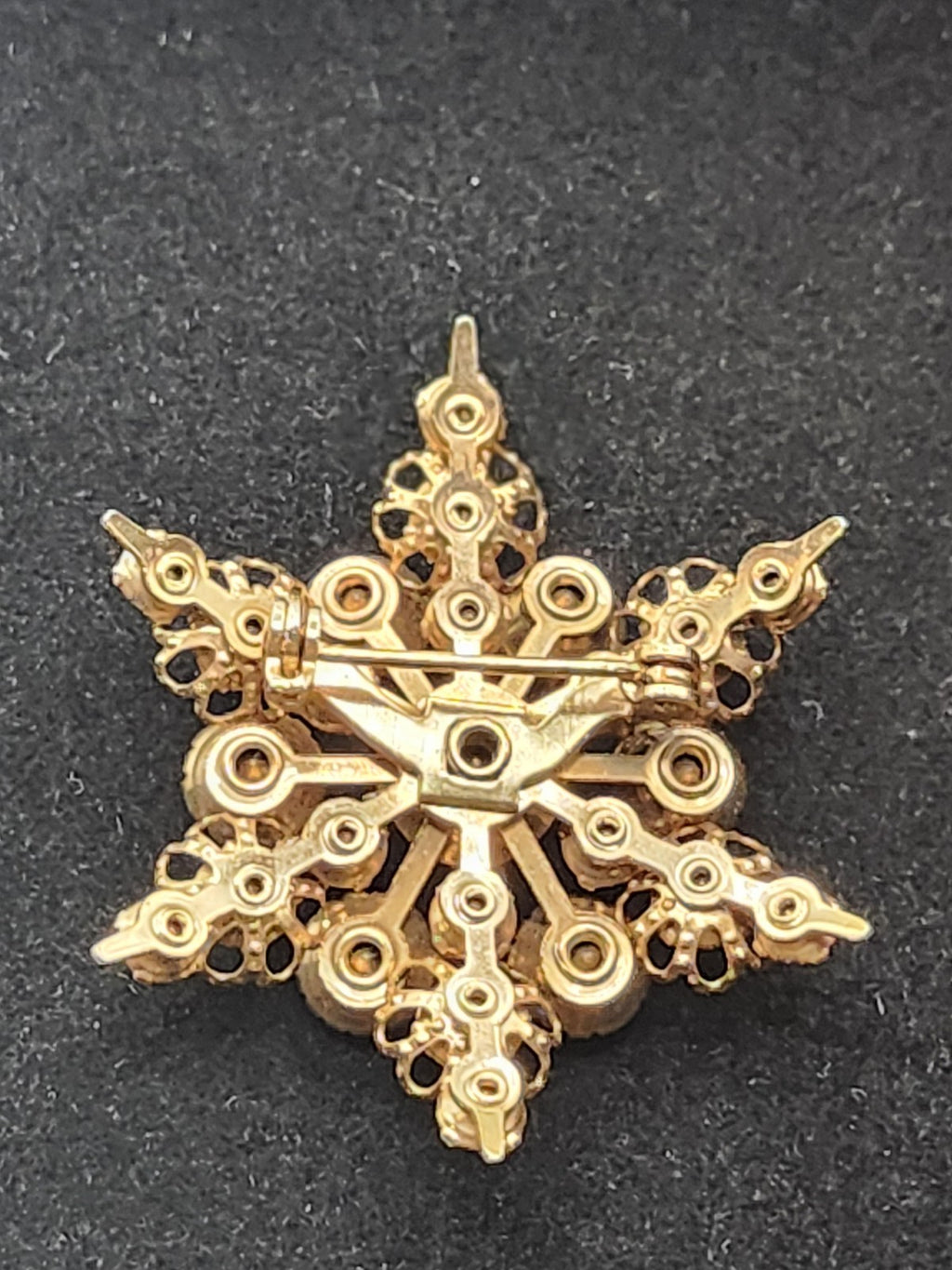 Green Rhinestone Snowflake Brooch Pin Gold Tone Starburst Costume Jewelry Gift