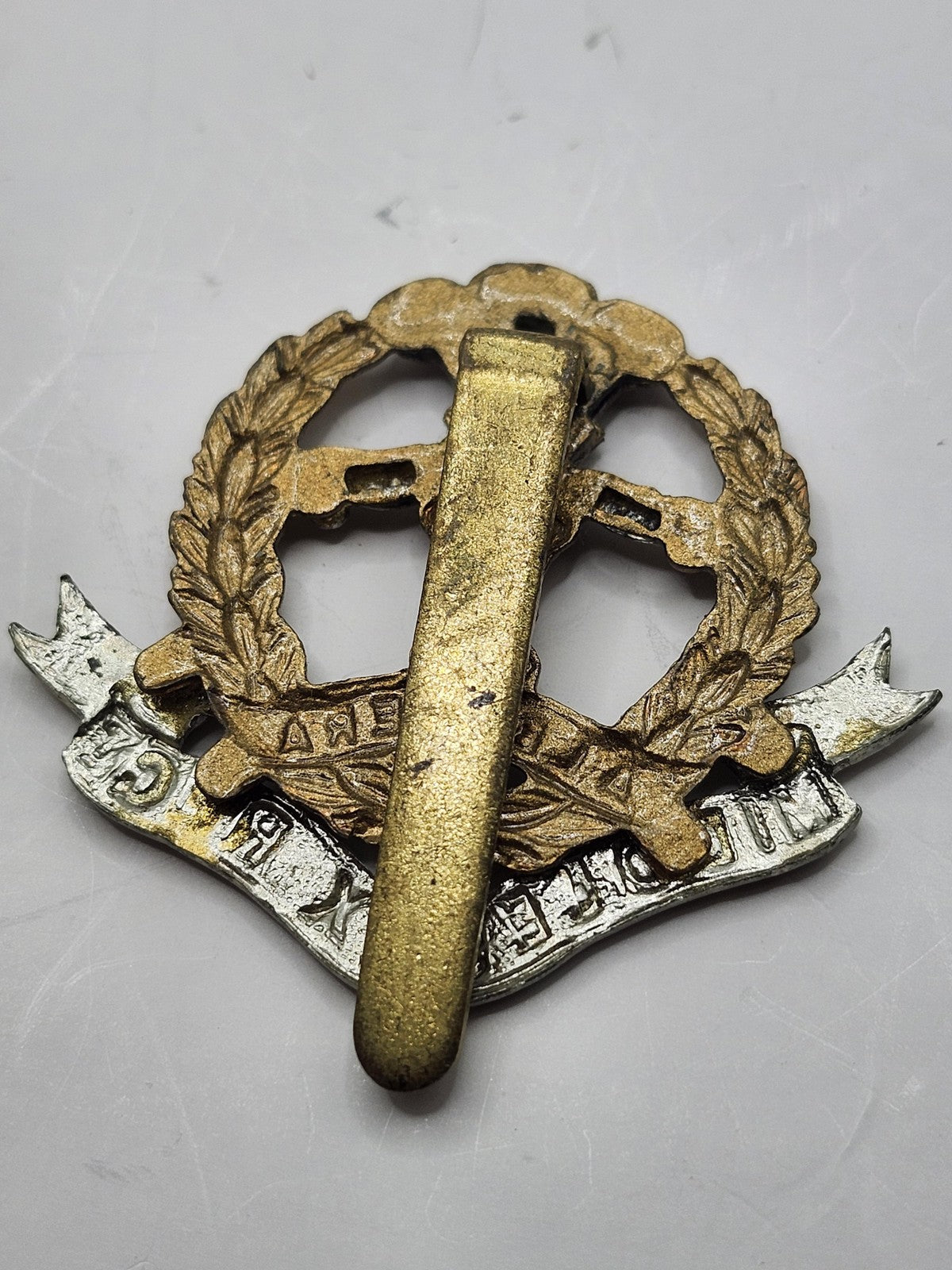 Vintage Middlesex Regiment Cap Badge Small Brass Silver Tone England Militaria