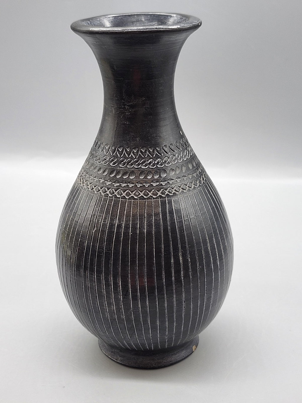 Mulayek Black Carved Ceramic Vase Striped Art Pottery Table Home Decor