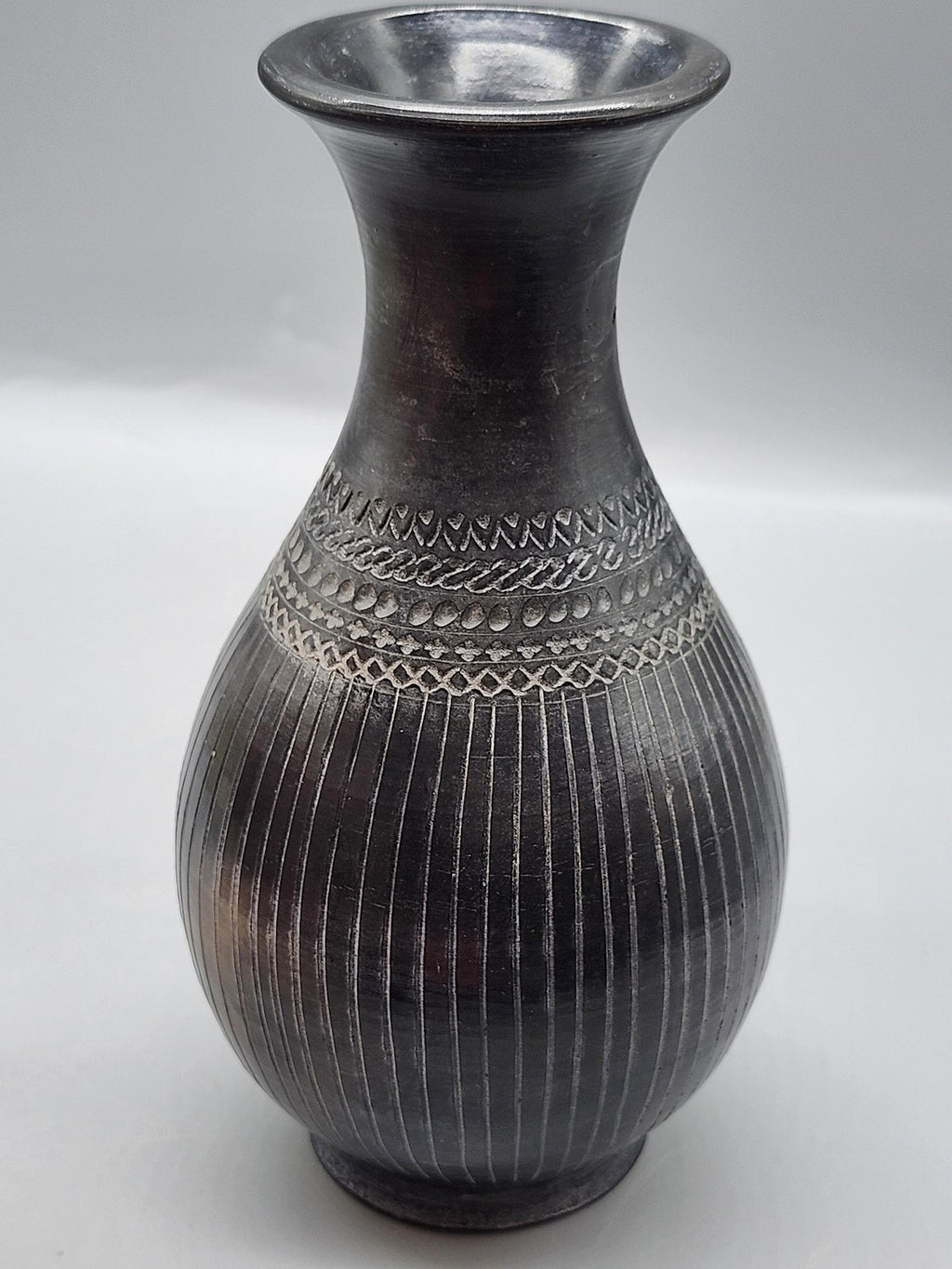 Mulayek Black Carved Ceramic Vase Striped Art Pottery Table Home Decor
