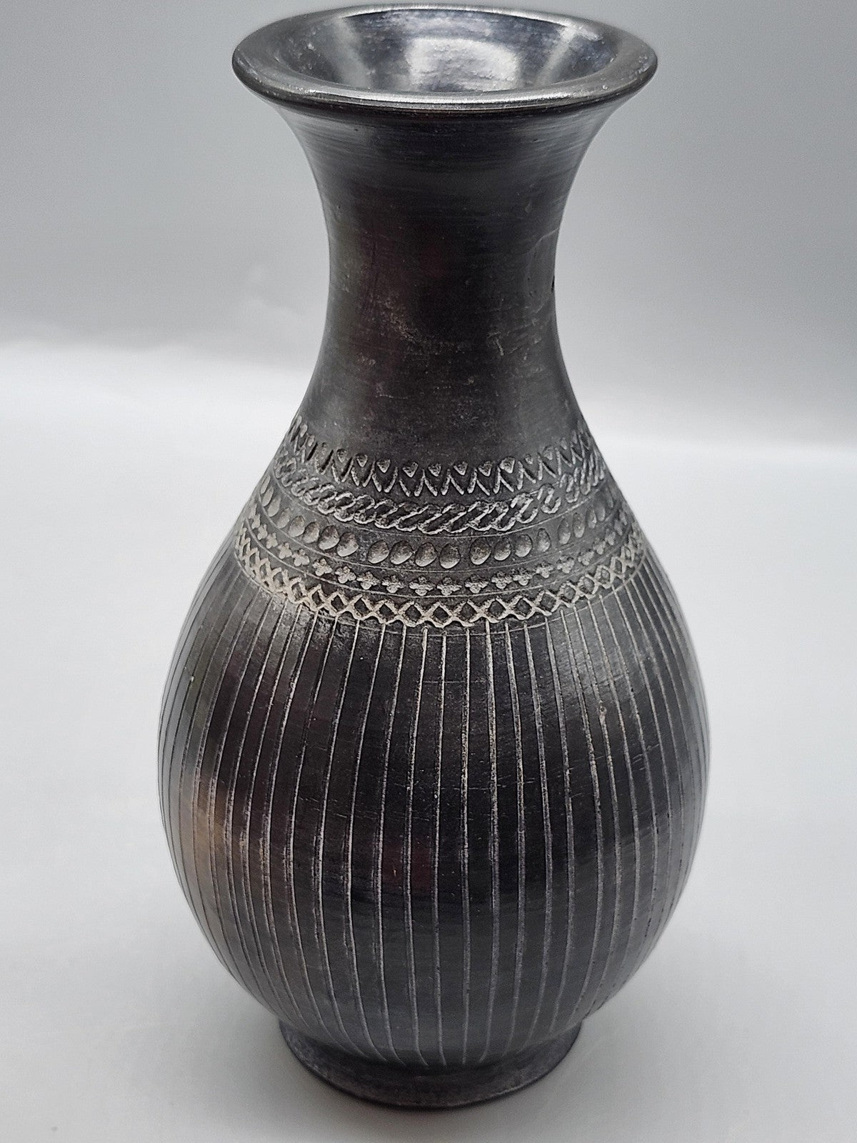 Mulayek Black Carved Ceramic Vase Striped Art Pottery Table Home Decor