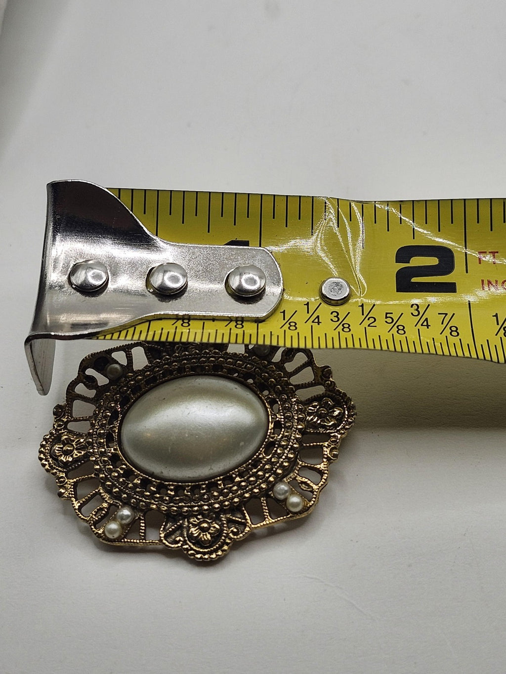 Gold Tone Faux Pearl Brooch Pin Oval Filigree Flower Costume Jewelry Gift