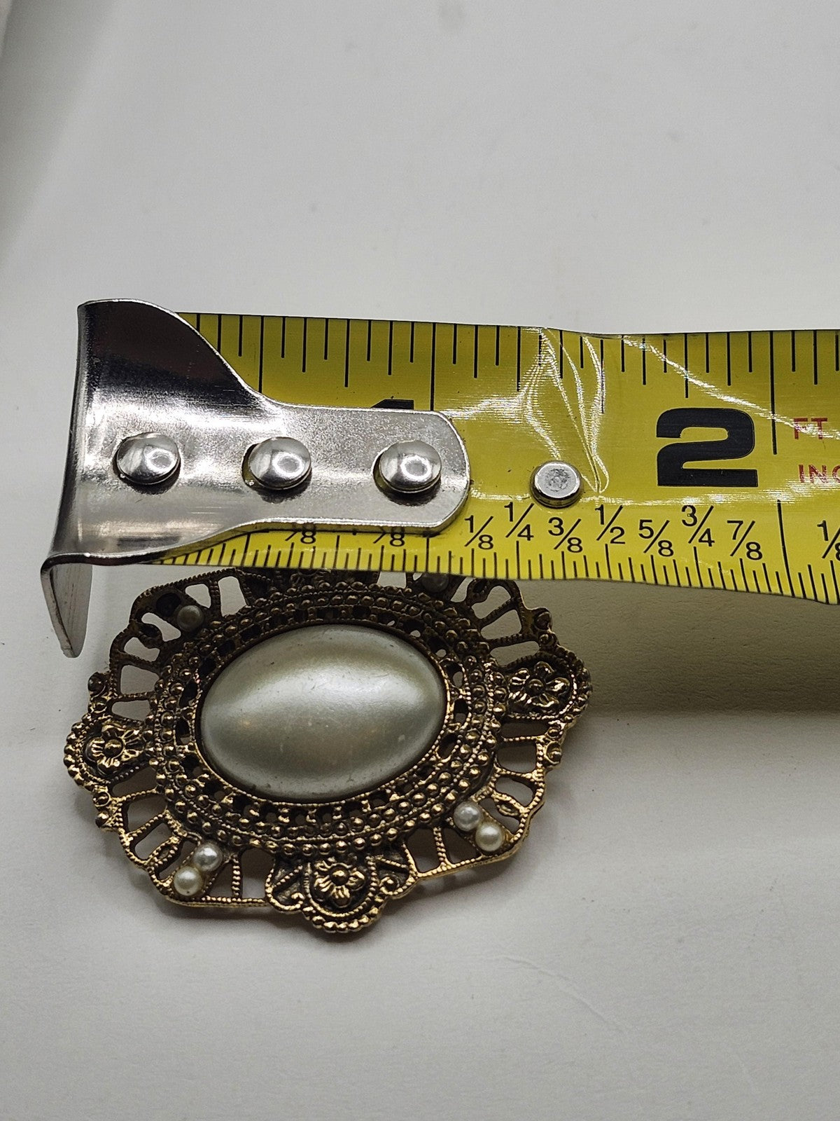 Gold Tone Faux Pearl Brooch Pin Oval Filigree Flower Costume Jewelry Gift