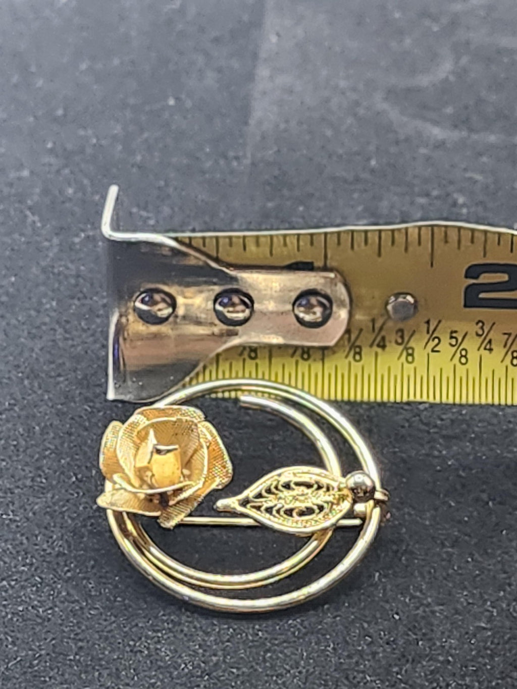 Gold Tone Rose Circle Brooch Pin Textured Flower Leaf Costume Jewelry Gift