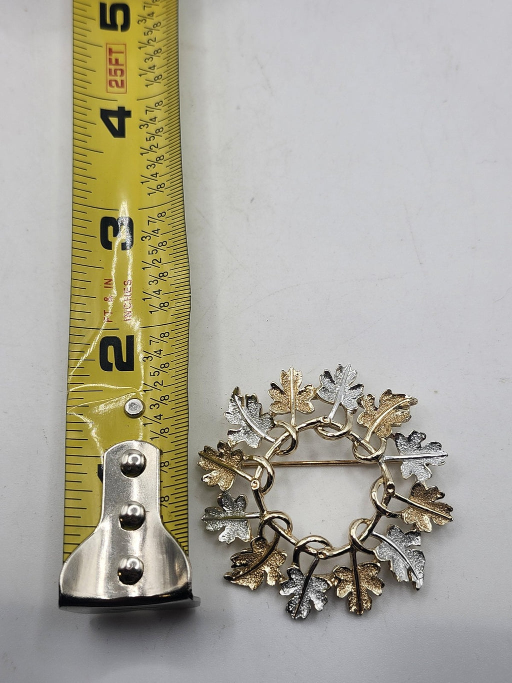 Gold Silver Tone Leaf Wreath Brooch Pin Two Tone Nature Fall Jewelry 2 Inch