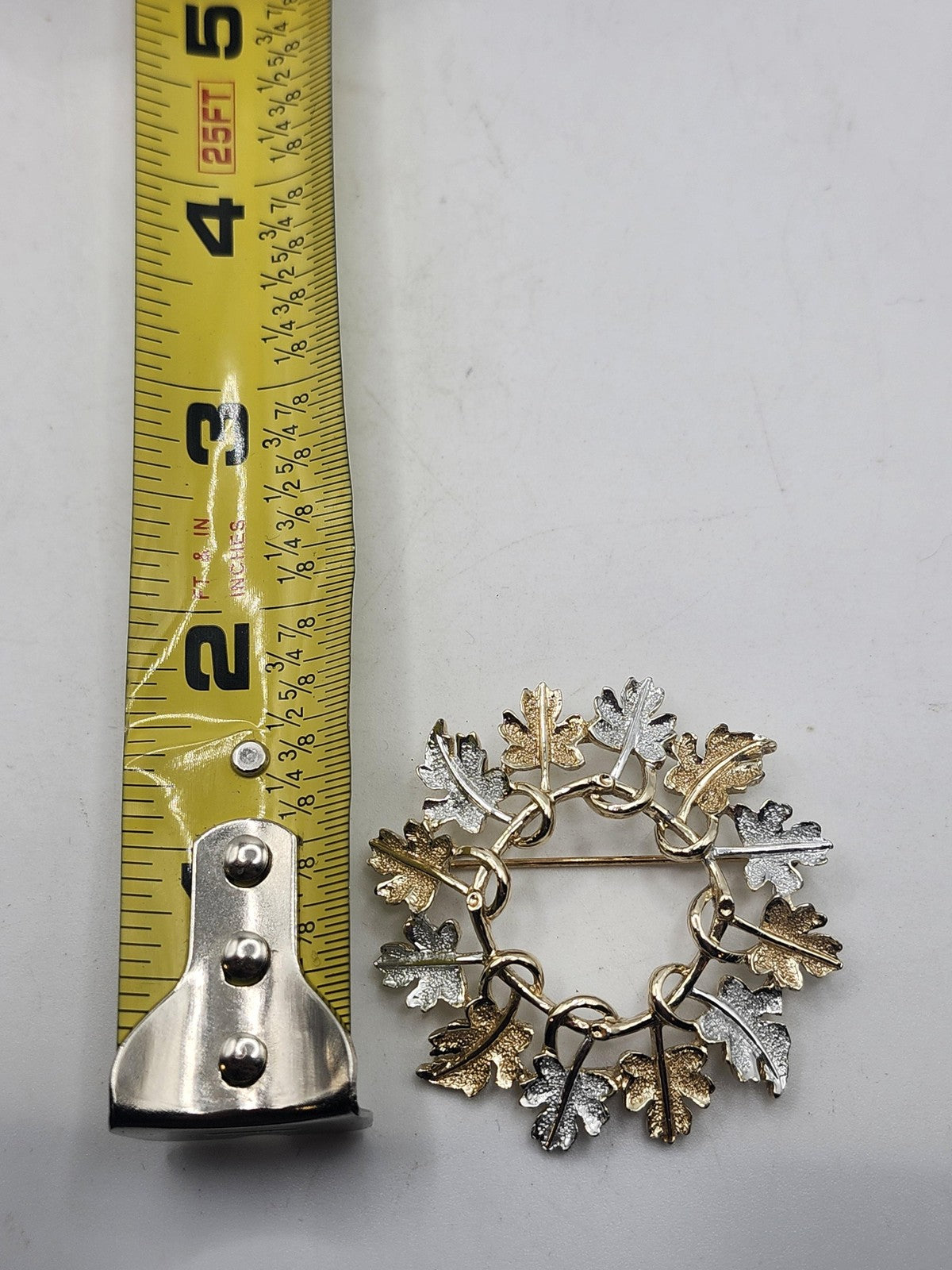 Gold Silver Tone Leaf Wreath Brooch Pin Two Tone Nature Fall Jewelry 2 Inch