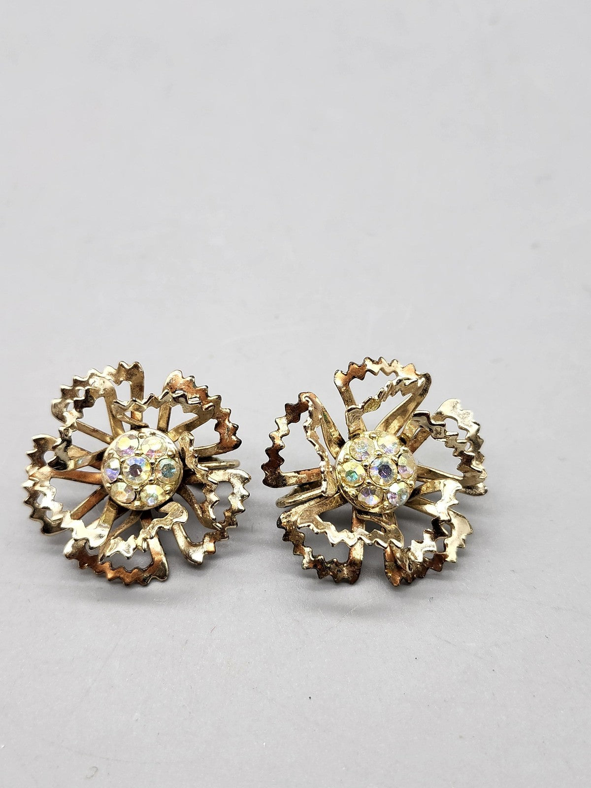 Vintage Gold Tone Flower Earrings Clip On Rhinestone Stud Statement Jewelry