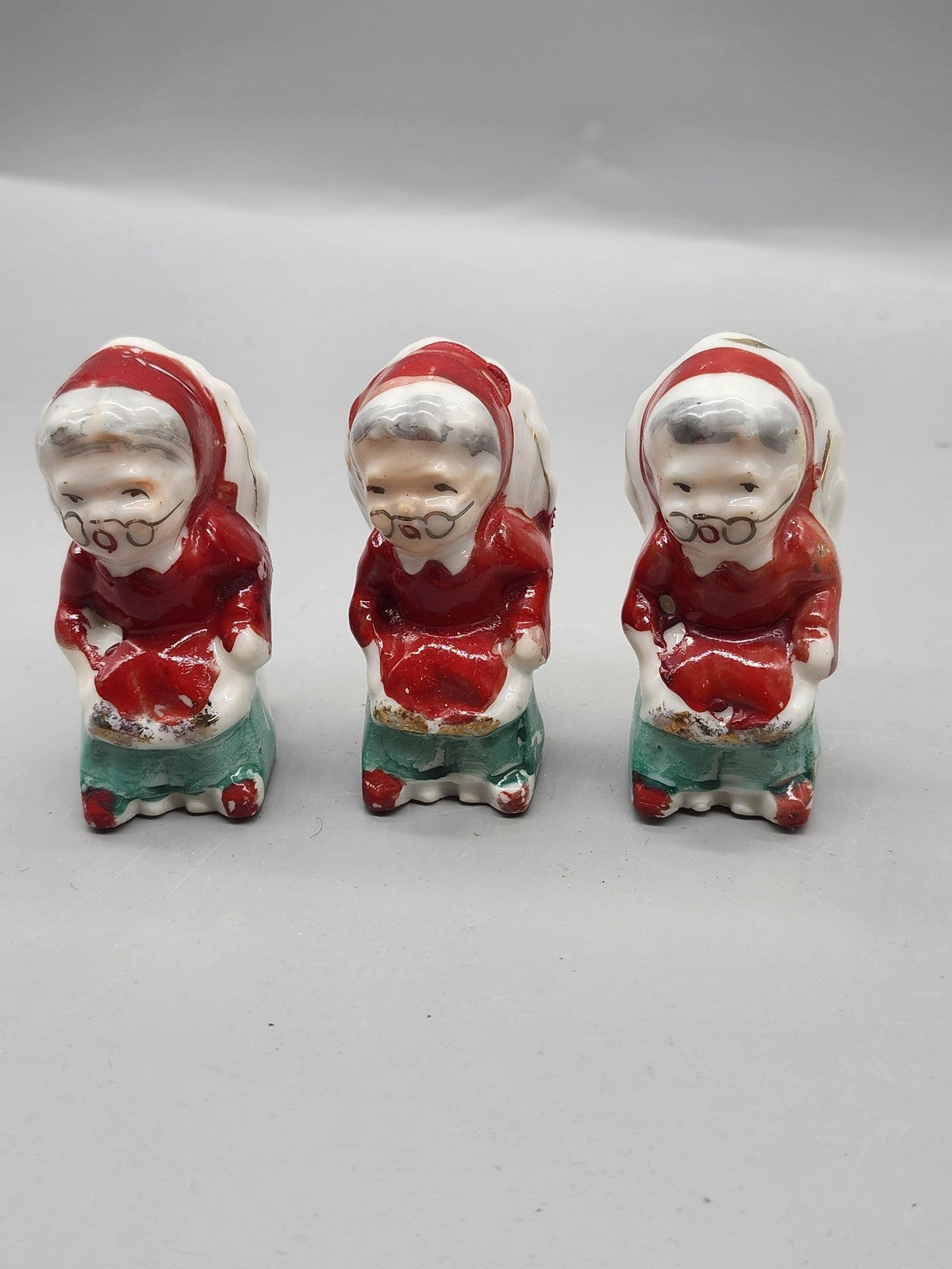 Vintage Mrs Claus Figurines Set Of 3 Small Red Ceramic Japan Christmas Decor