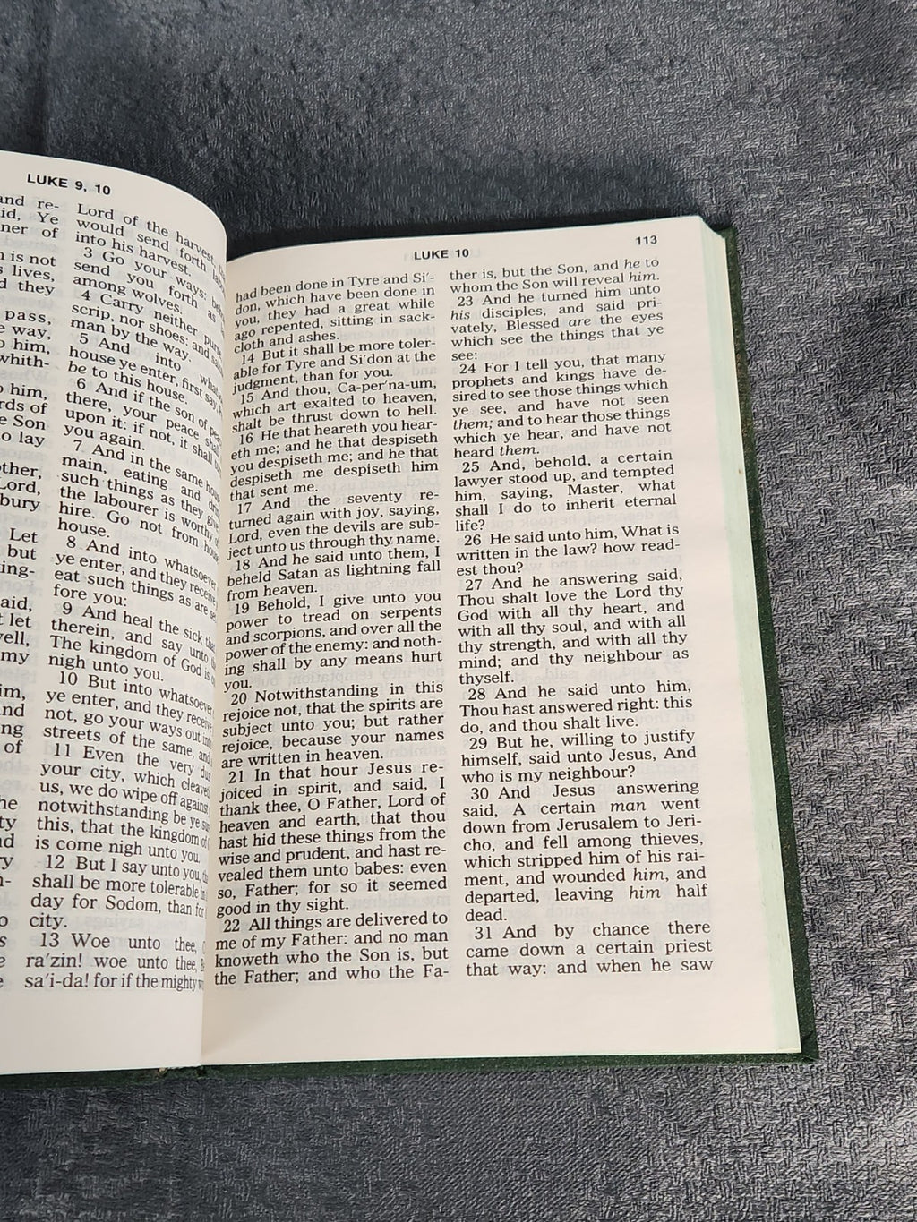 Vintage Gideons New Testament Psalms Bible Green Hardcover Hotel Edition