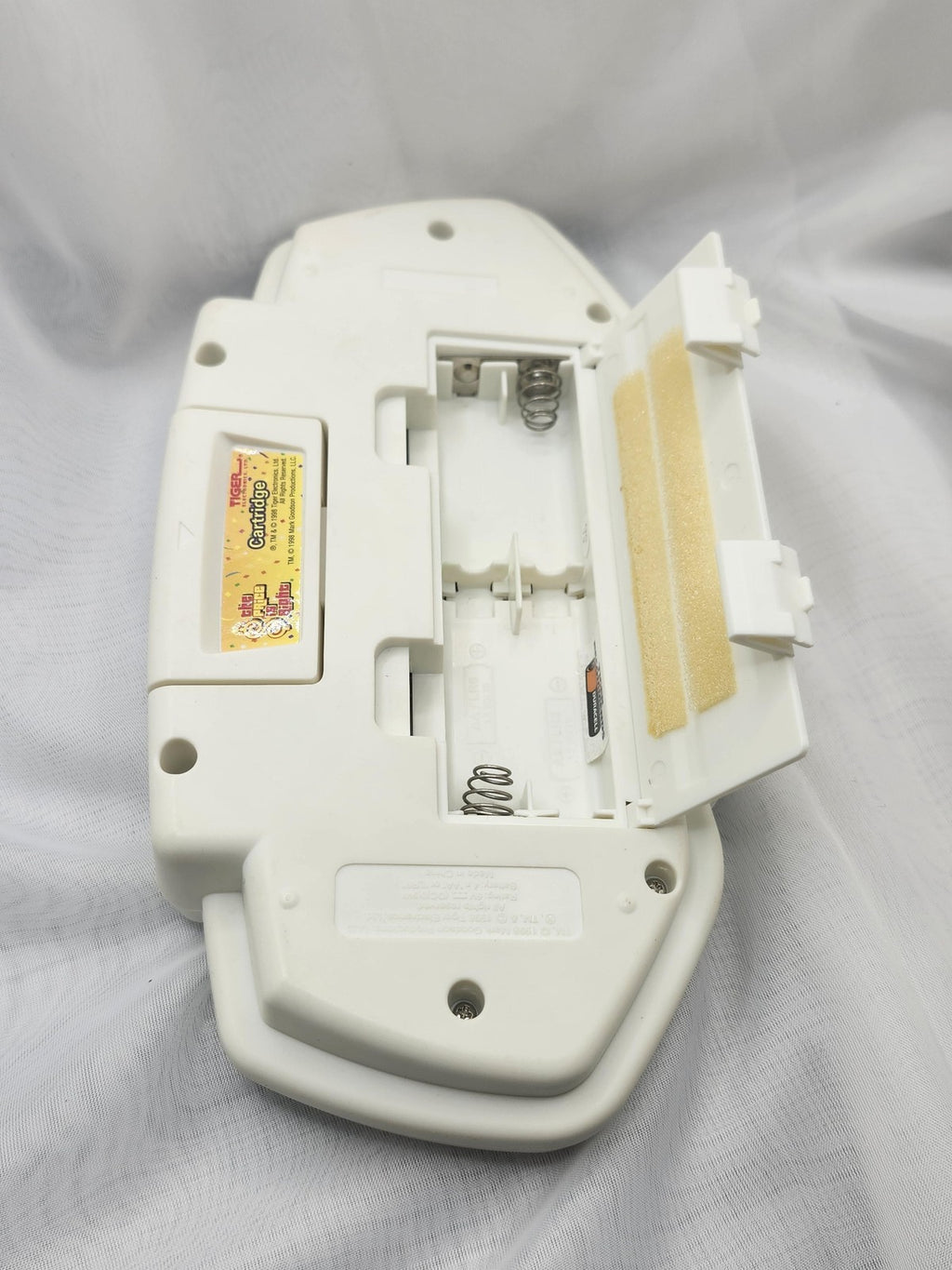 Vintage 1998 Tiger Price Is Right Electronic Handheld Game White Toy Tabletop