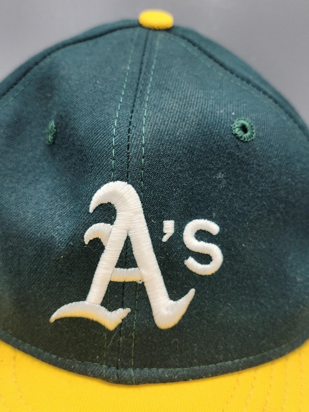 Vintage Oakland Athletics Hat Cap Fitted Mens 6 7/8 MLB Baseball New Era Green