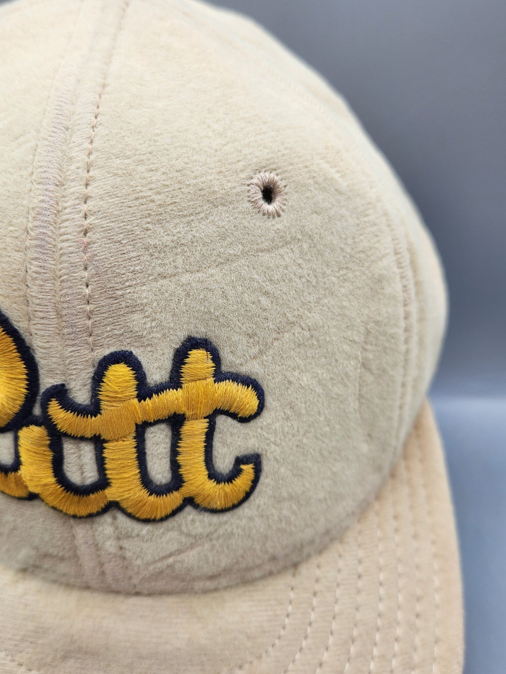 Vintage Pitt Panthers Script Snapback Hat Cap Beige Suede Look NCAA Retro