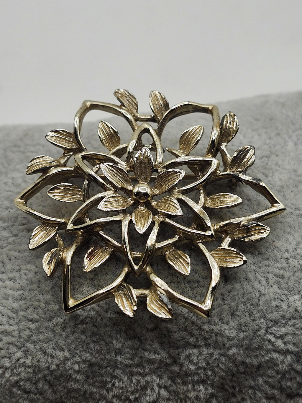 Vintage Sarah Coventry Flower Brooch Pin Gold Tone Layered Leaf Costume Jewelry