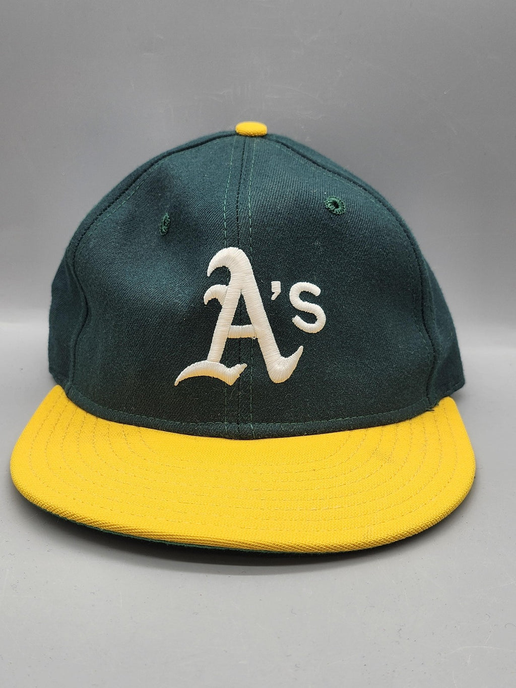 Vintage Oakland Athletics Hat Cap Fitted Mens 6 7/8 MLB Baseball New Era Green