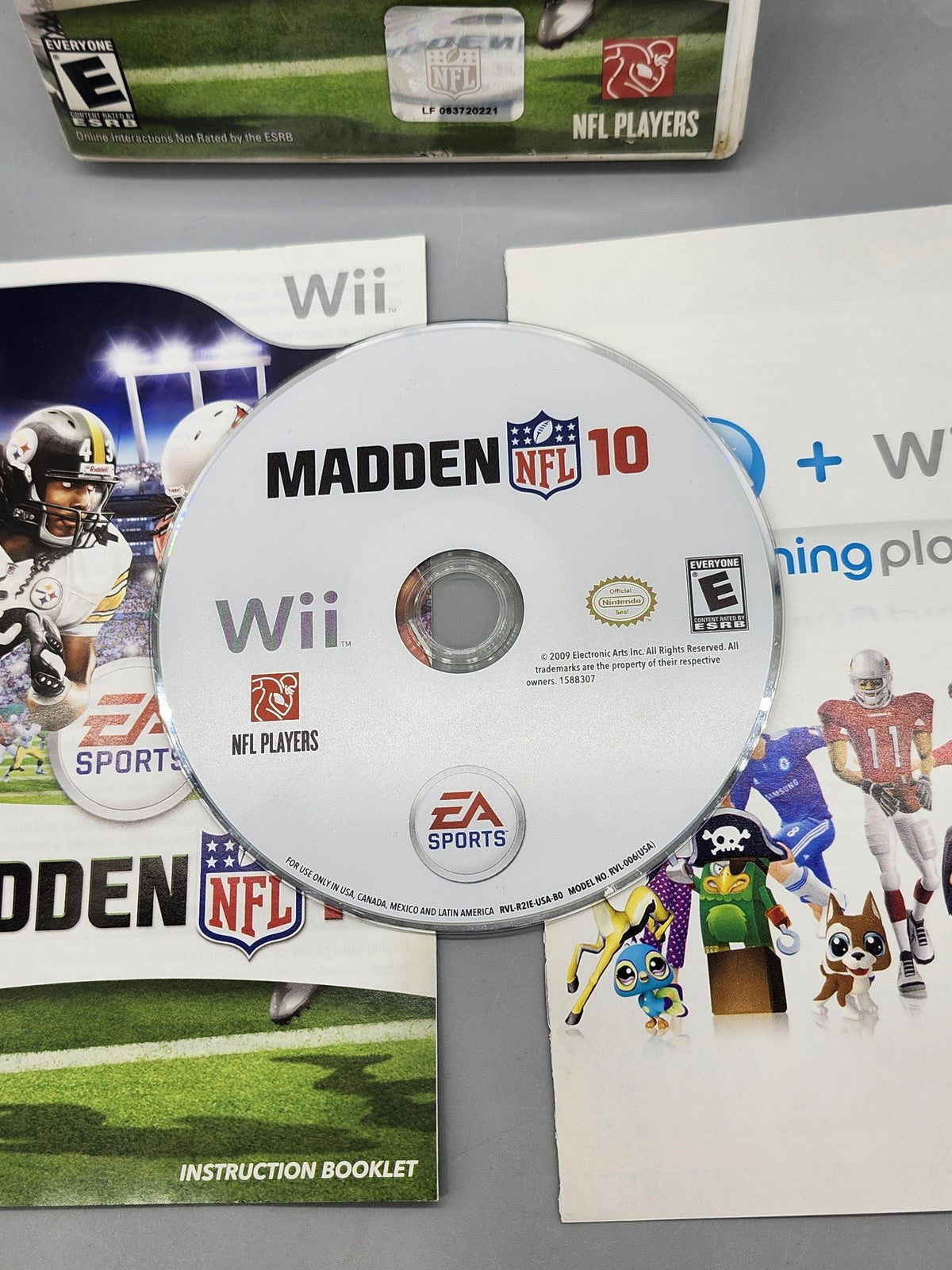 Madden NFL 10 Nintendo Wii Game CIB EA Sports NTSC-U/C E Sports 2009 Football
