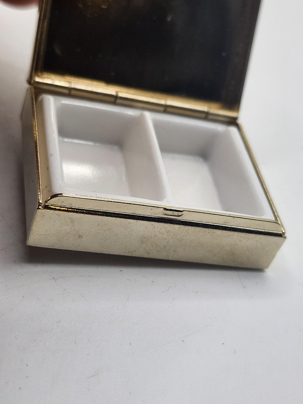 Cat Portrait Pill Box Small Silver Tone Metal Rectangular Trinket Decor