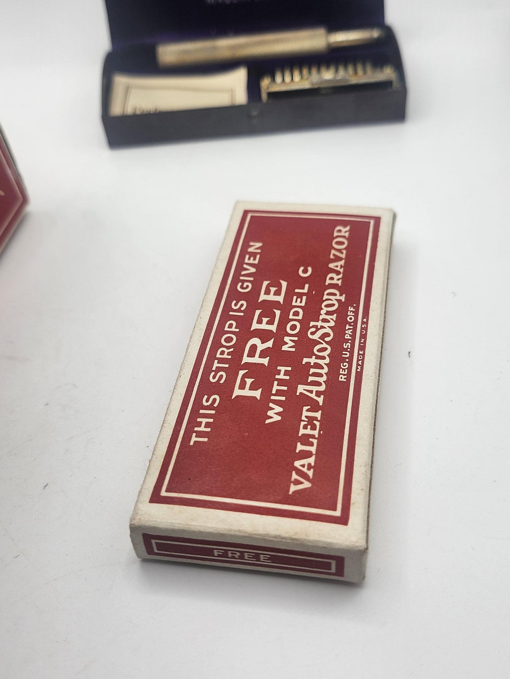 Vintage Valet AutoStrop Safety Razor Model C Case Leather Strop Box USA