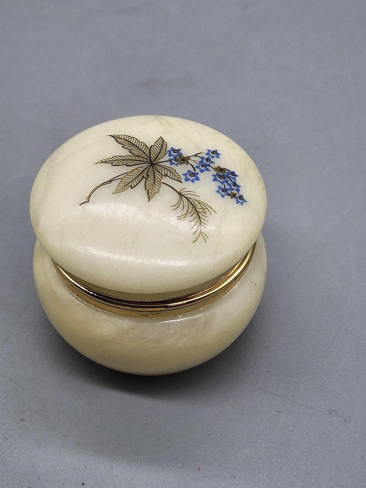 Small Beige Floral Trinket Box Round Resin Hinged Gold Tone Lid Decor Accent