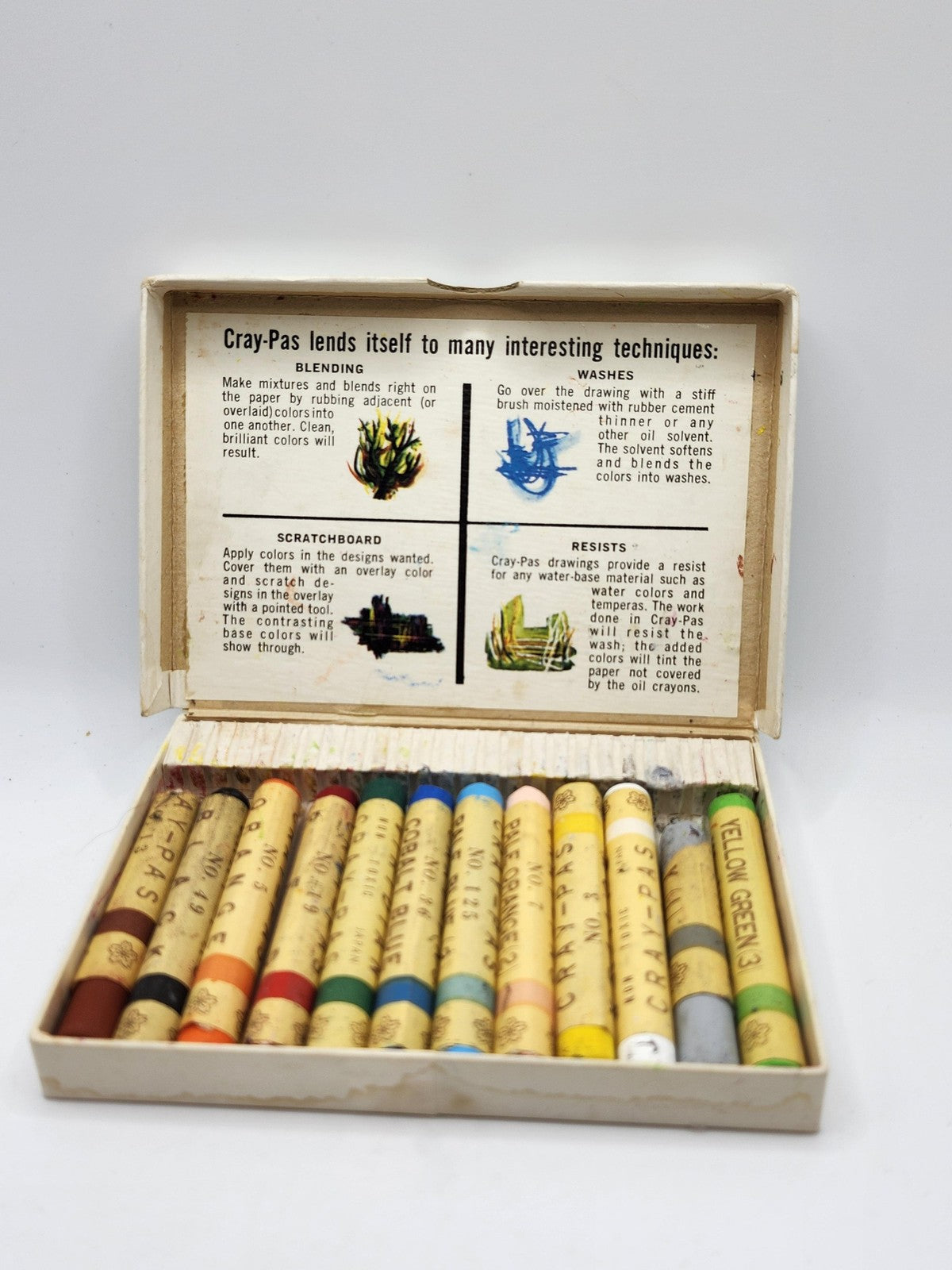 Vintage Sakura Cray-Pas Oil Pastels 12 Color Art Set Boxed Multicolor Japan
