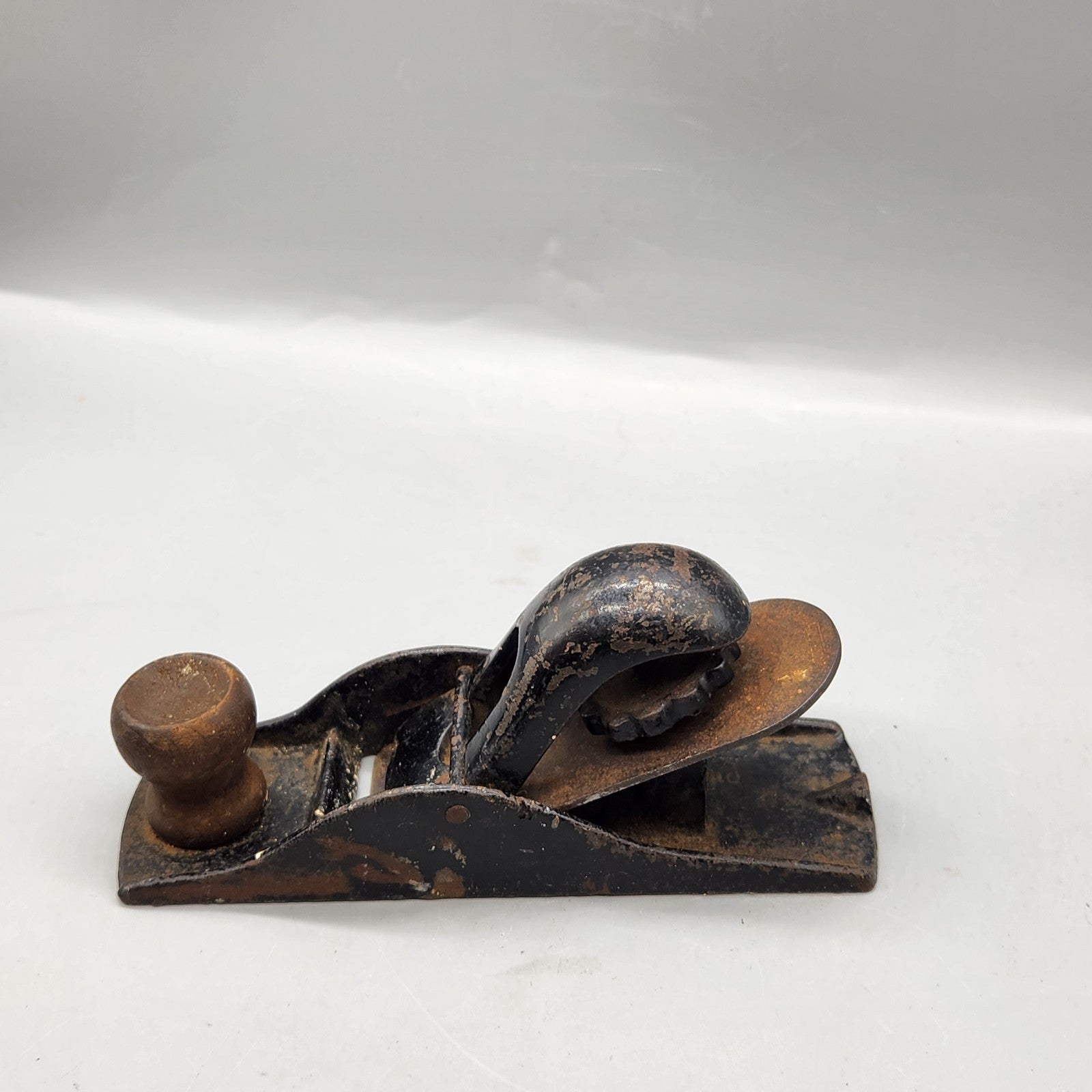 Vintage Woodworking Hand Plane – Cast Metal w/ Wooden Handle