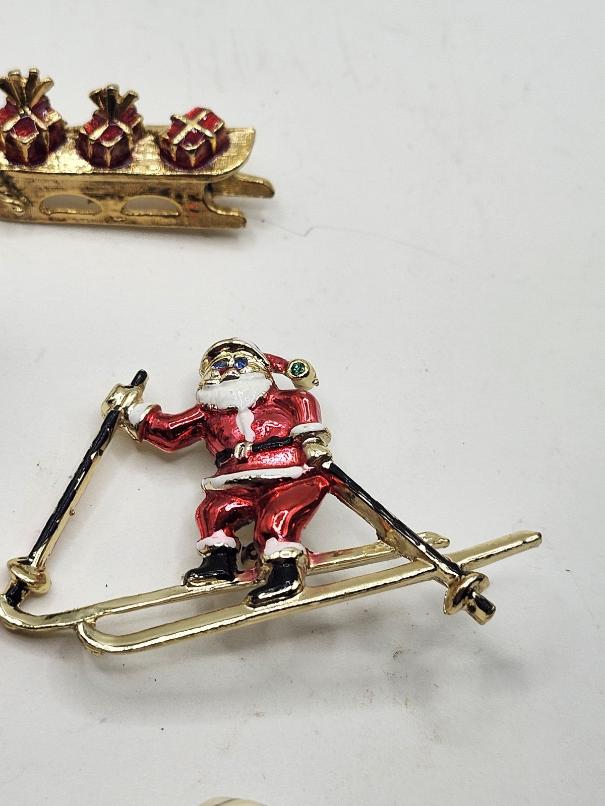 Hallmark Christmas Brooch Pin Lot Enamel Rocking Horse Sleigh Santa 5pc Holiday