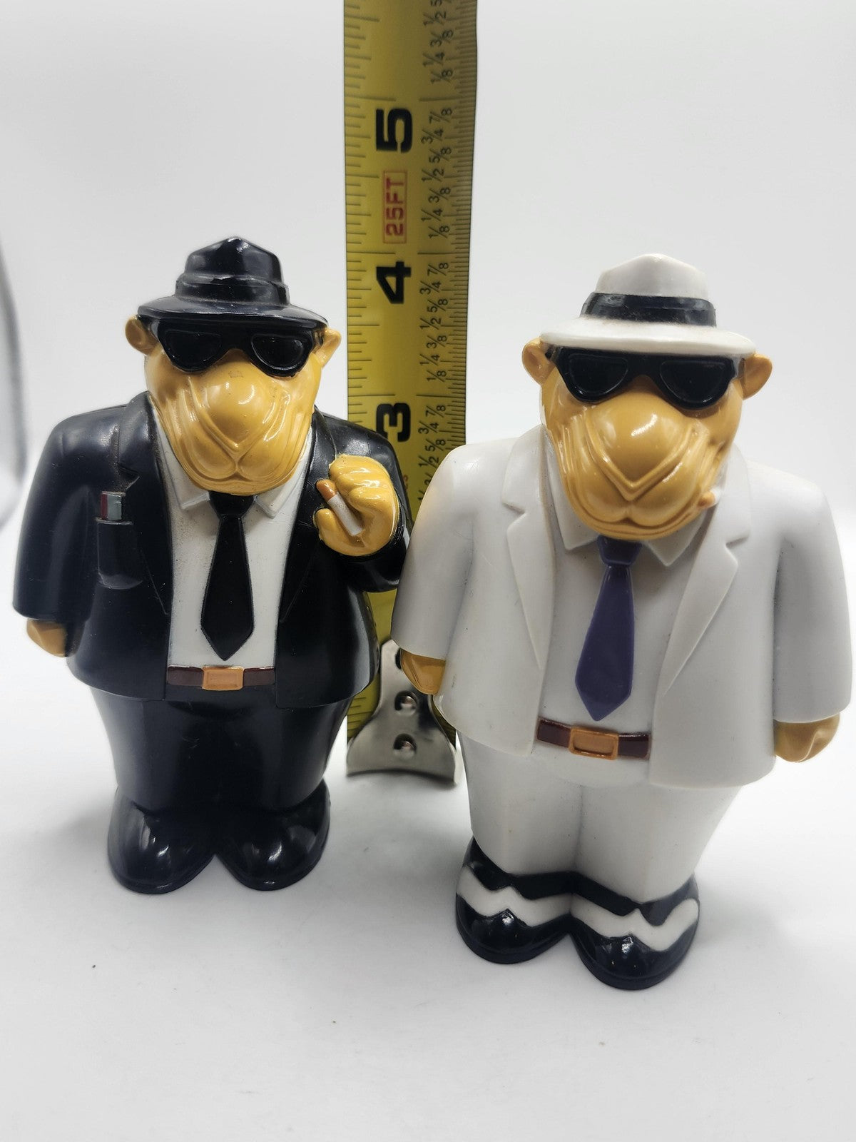 Vintage 1993 RRTC Camel Gangster Salt & Pepper Shaker Set Small Plastic Decor