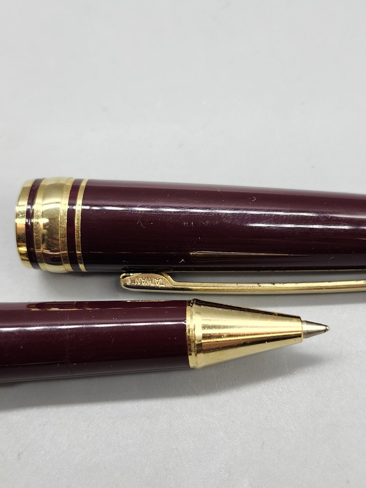 Las Palmas Ballpoint Pen Burgundy Plastic Gold Trim Black Ink Promo Office
